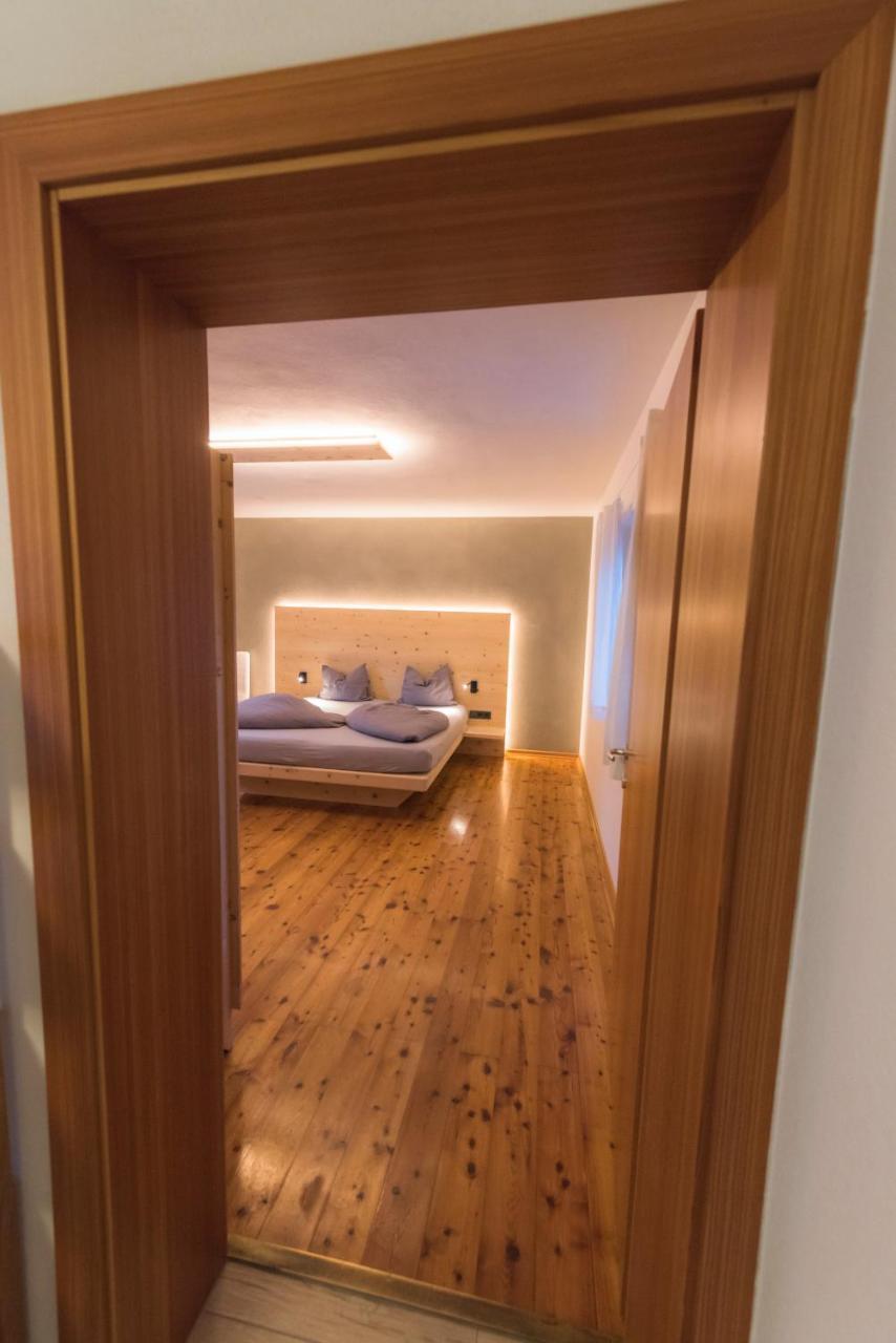 Residence-Garni Haus Tschenett Prato allo Stelvio Esterno foto